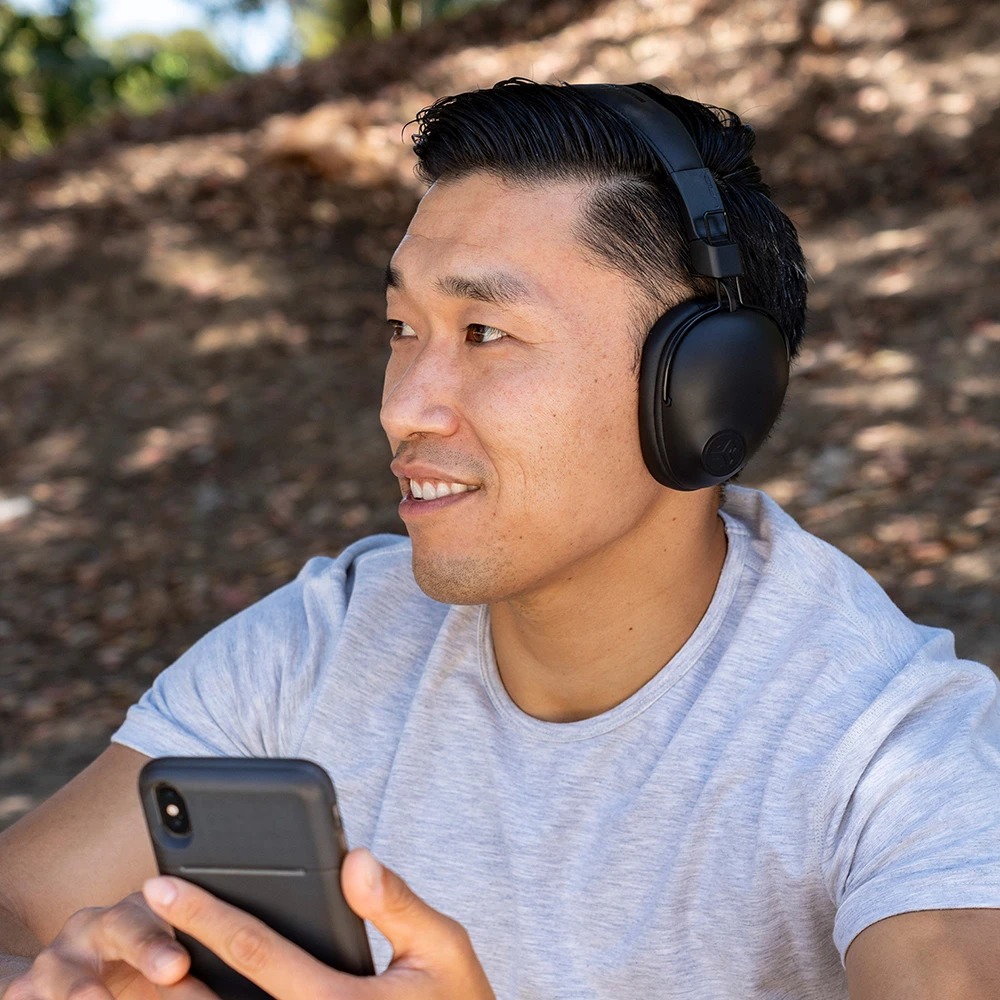 Bluetooth-гарнітура JLab Studio Pro Wireless Black (IEUHBASTUDIOPRORBLK4) | ARAGO