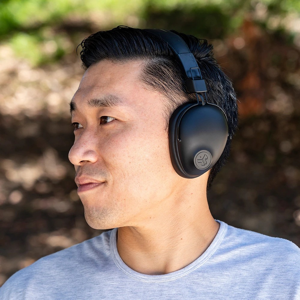 Bluetooth-гарнітура JLab Studio Pro Wireless Black (IEUHBASTUDIOPRORBLK4) | ARAGO