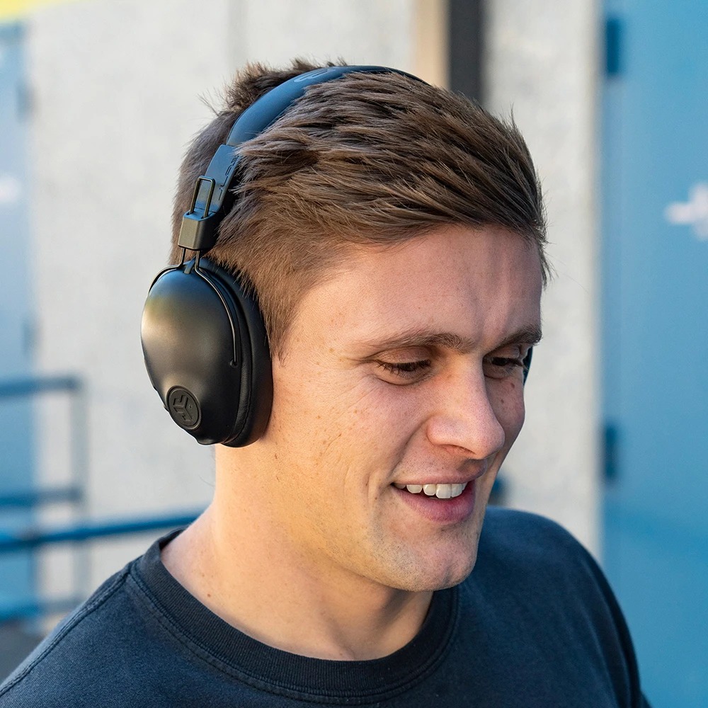 Bluetooth-гарнітура JLab Studio Pro Wireless Black (IEUHBASTUDIOPRORBLK4) | ARAGO