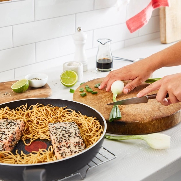 картинка Сковорода Tefal Generous Cook 28 см (C2770653) от магазина Компания+
