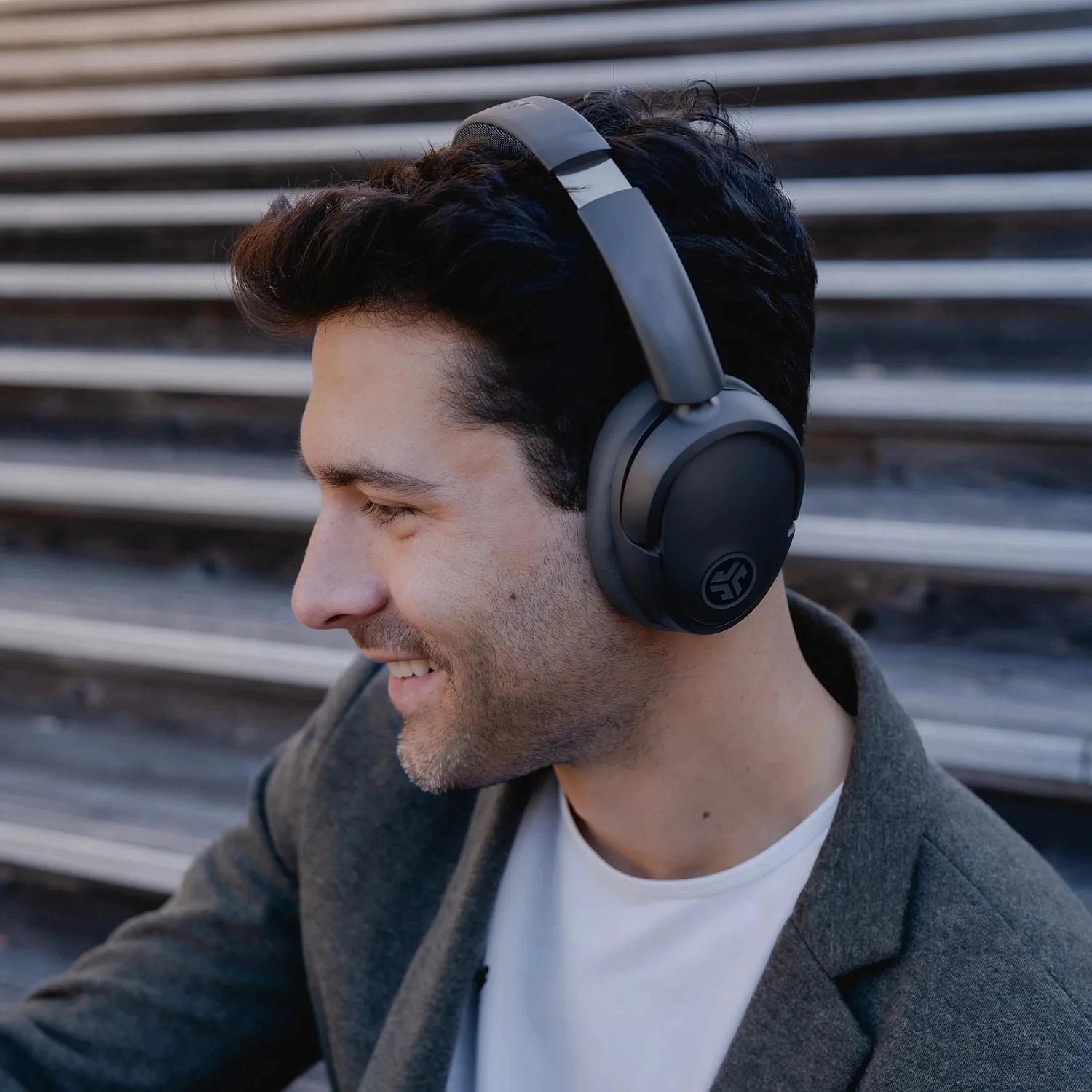 Bluetooth-гарнітура JLab Jbuds Lux ANC Graphite (IEUHBJLUXANCRGPH62) | ARAGO